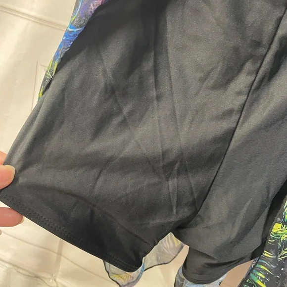 BloomChic Black Swim Dress with Tropical Accents 18/20 - Picture 4 of 13